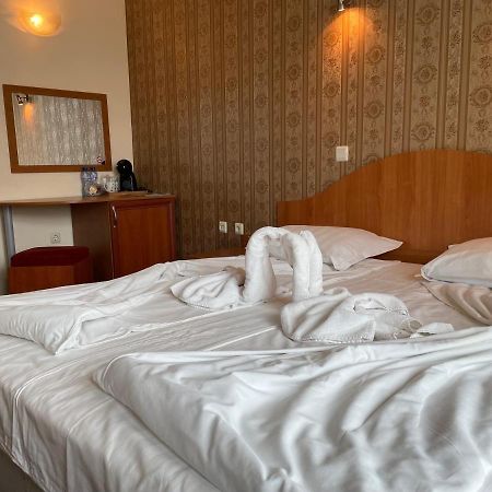 Family Hotel Deykin Pantai Sunny Luaran gambar