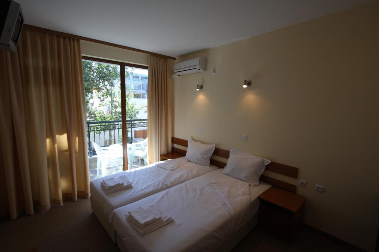 Family Hotel Deykin Pantai Sunny Luaran gambar