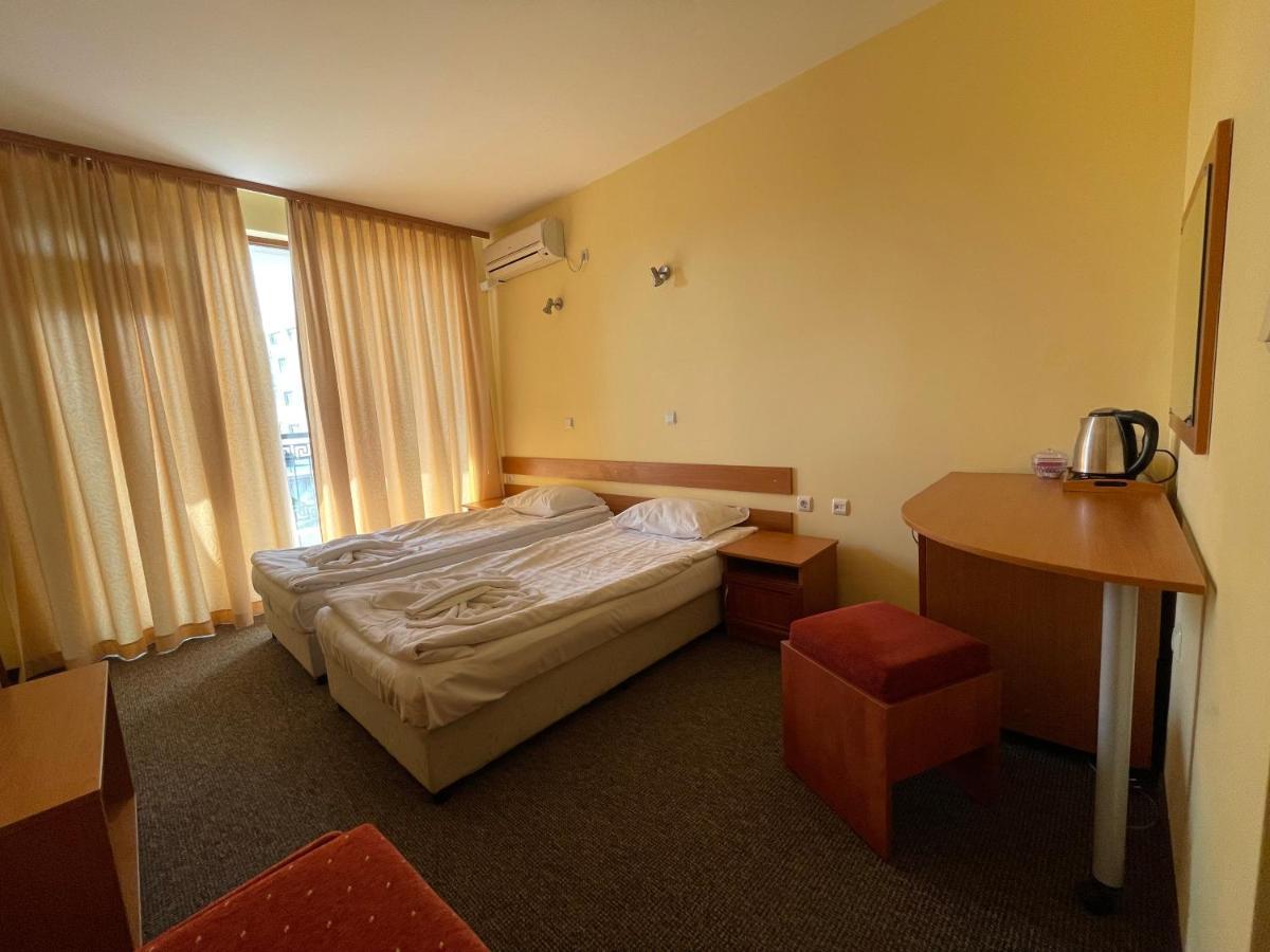 Family Hotel Deykin Pantai Sunny Luaran gambar