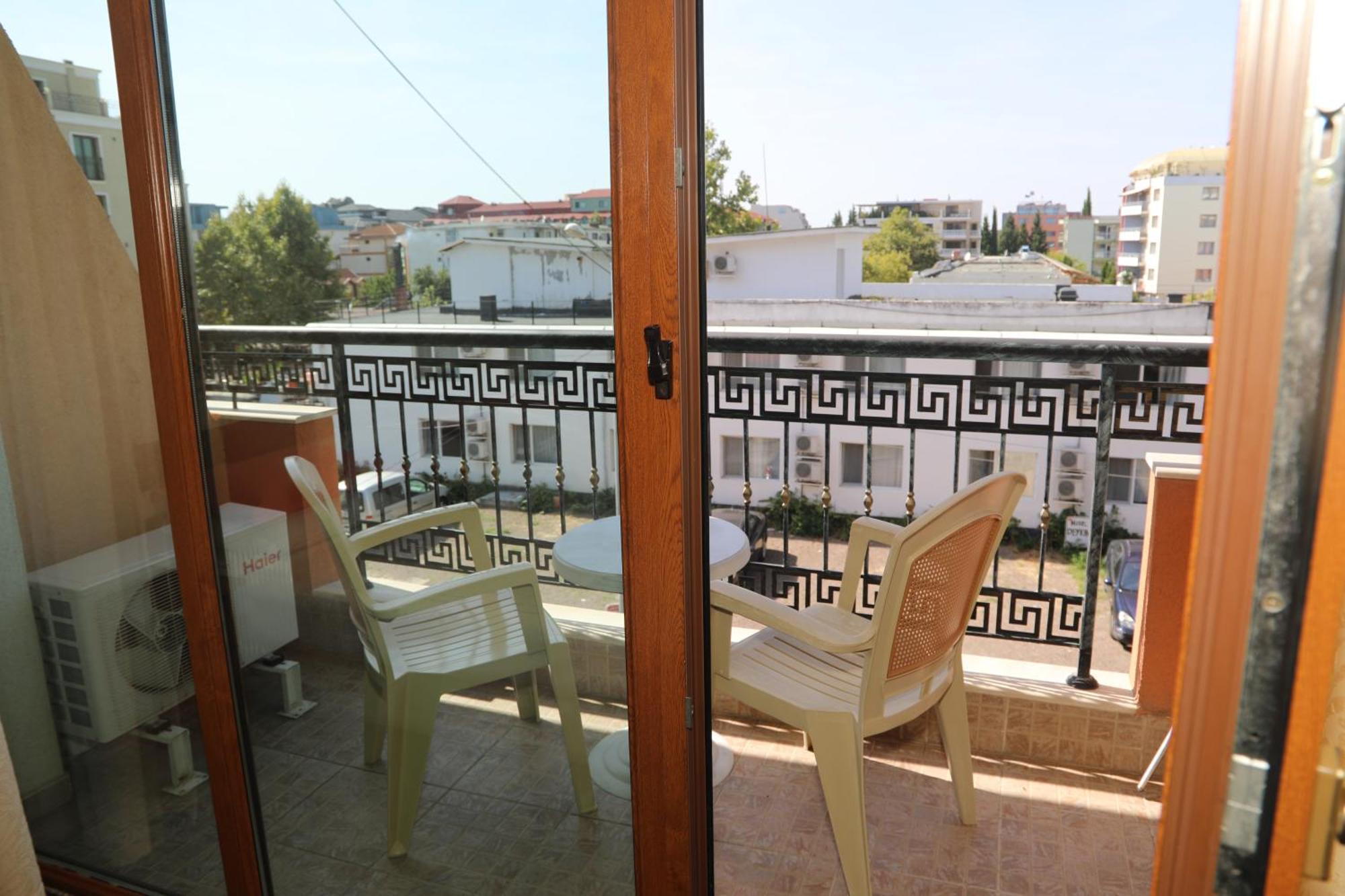 Family Hotel Deykin Pantai Sunny Luaran gambar