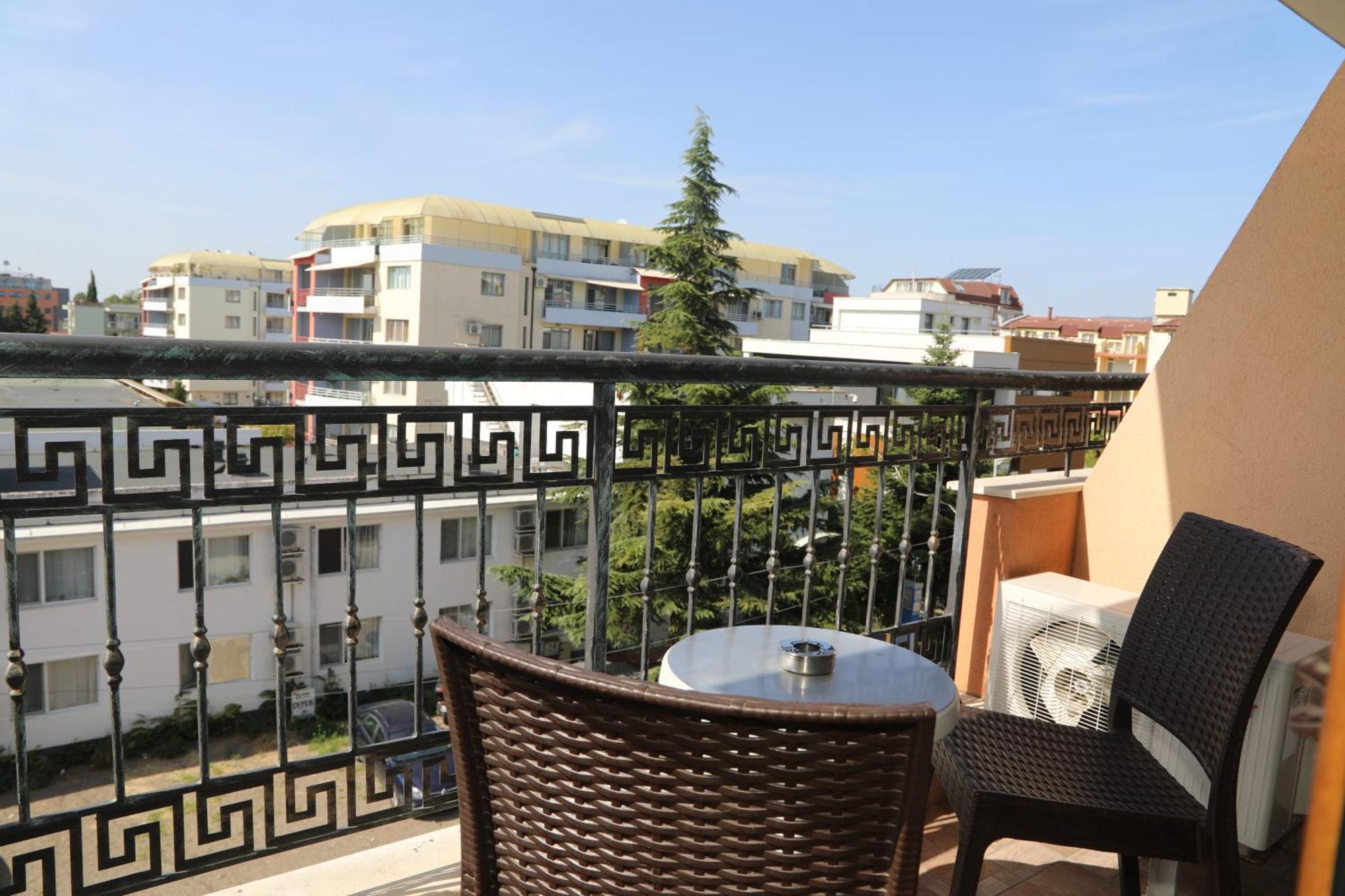Family Hotel Deykin Pantai Sunny Luaran gambar