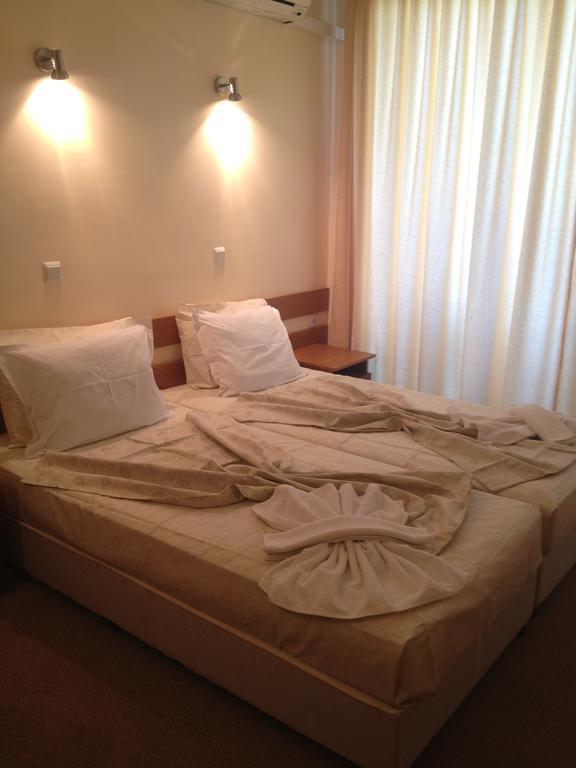 Family Hotel Deykin Pantai Sunny Luaran gambar